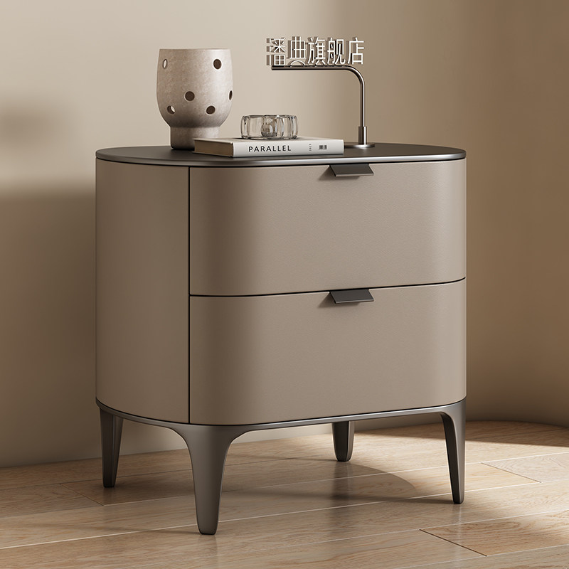 Solid Wood Nightstand 2 Drawers - طاولات جانبية فاخرة من الجلد الميكروفايبر،