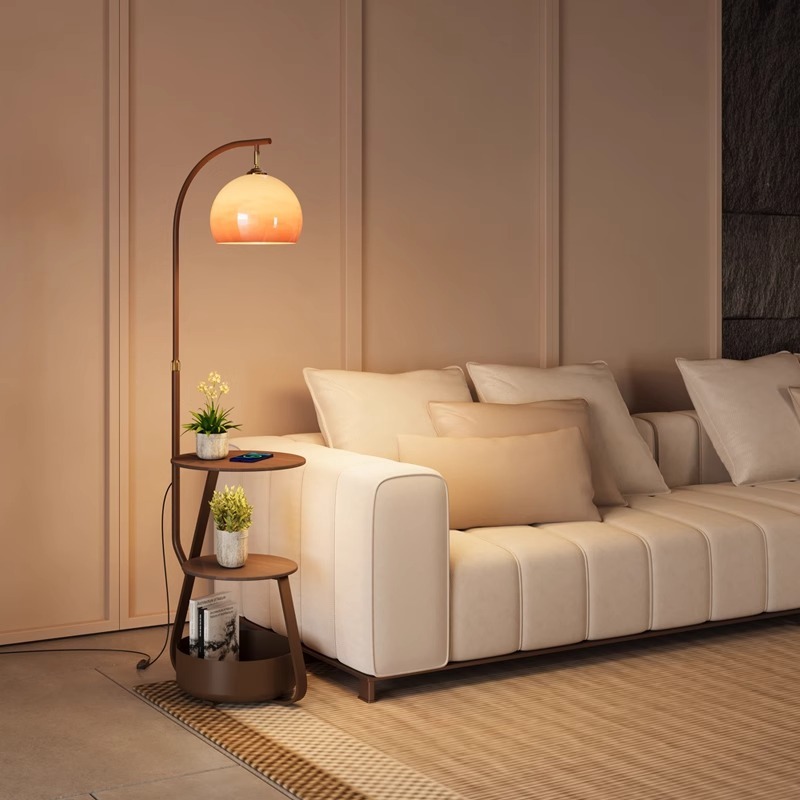 مصباح أرضي، طاولة جانبية عتيقة - مراجعة Sofas وسعره